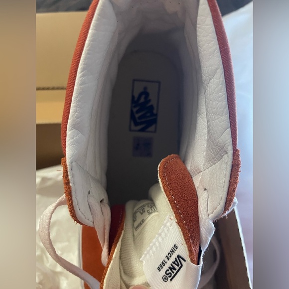 Vans SK8-HI SHOE
COLOR: Burnt Ochre
SIZE: 11.0 Men = 12.5 Women - Picture 3 of 16